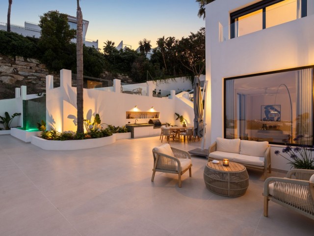 5 Schlafzimmer Villa in Nueva Andalucía