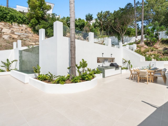 Villa con 5 Dormitorios  en Nueva Andalucía