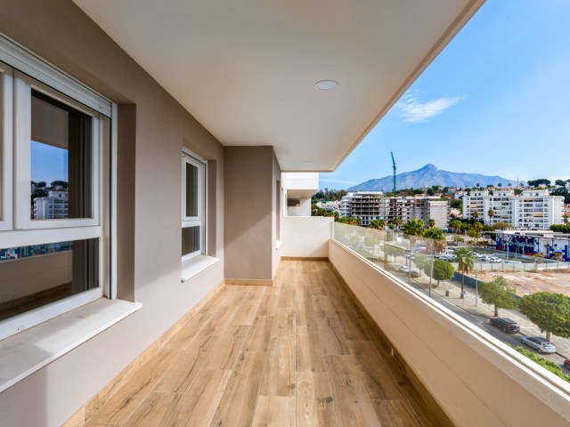 4 Bedrooms Apartment in Nueva Andalucía