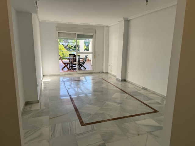 Appartement avec 3 Chambres  à Nueva Andalucía
