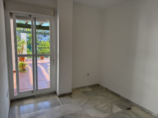 Appartement avec 3 Chambres  à Nueva Andalucía