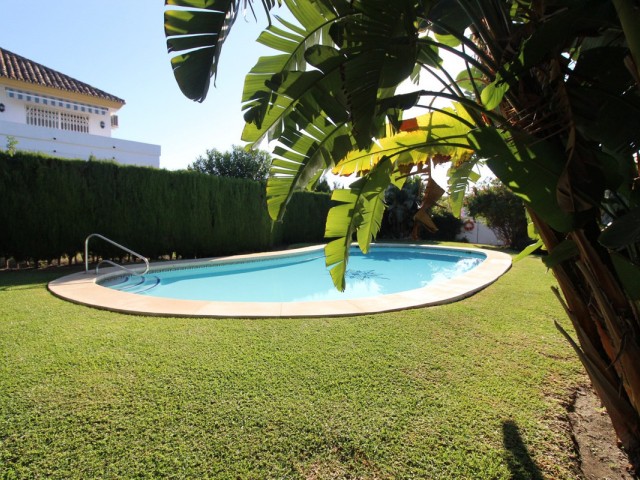 5 Bedrooms Townhouse in Estepona