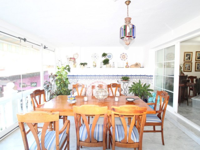 5 Bedrooms Townhouse in Estepona