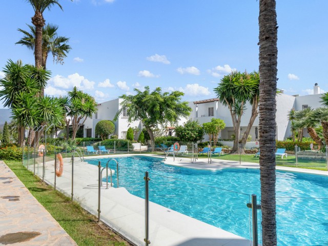 4 Bedrooms Apartment in Nueva Andalucía