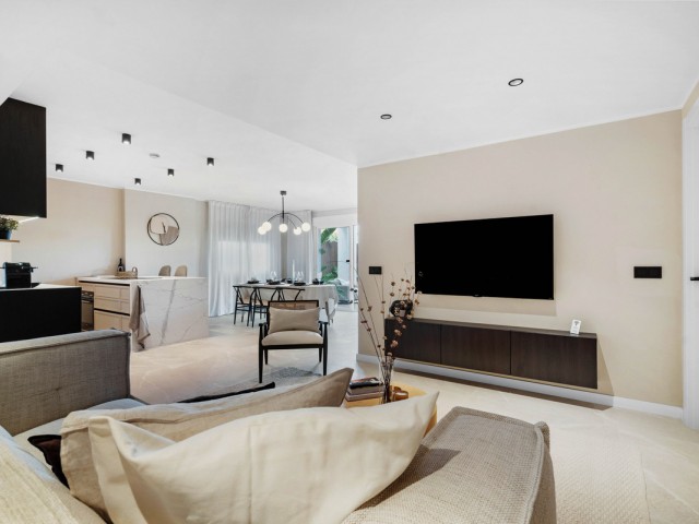 4 Bedrooms Apartment in Nueva Andalucía