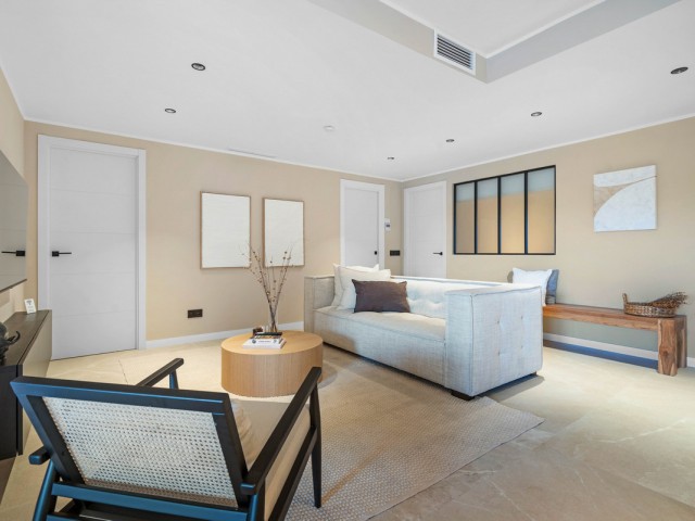 4 Bedrooms Apartment in Nueva Andalucía