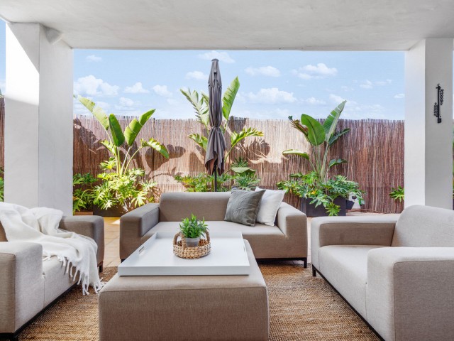 4 Bedrooms Apartment in Nueva Andalucía