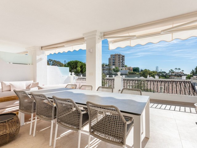 4 Bedrooms Townhouse in Nueva Andalucía