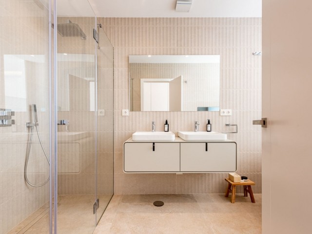 4 Bedrooms Townhouse in Nueva Andalucía