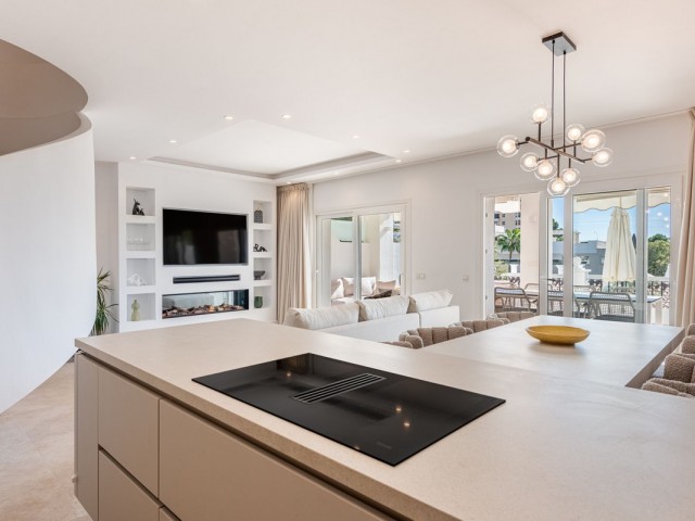 4 Schlafzimmer Reihenhaus in Nueva Andalucía