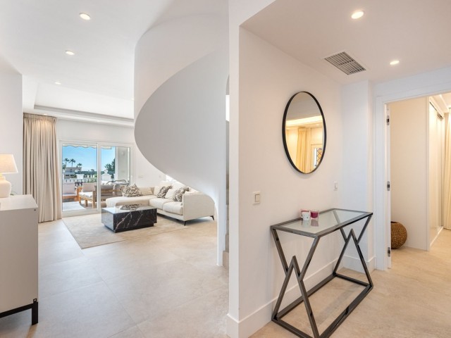 4 Schlafzimmer Reihenhaus in Nueva Andalucía