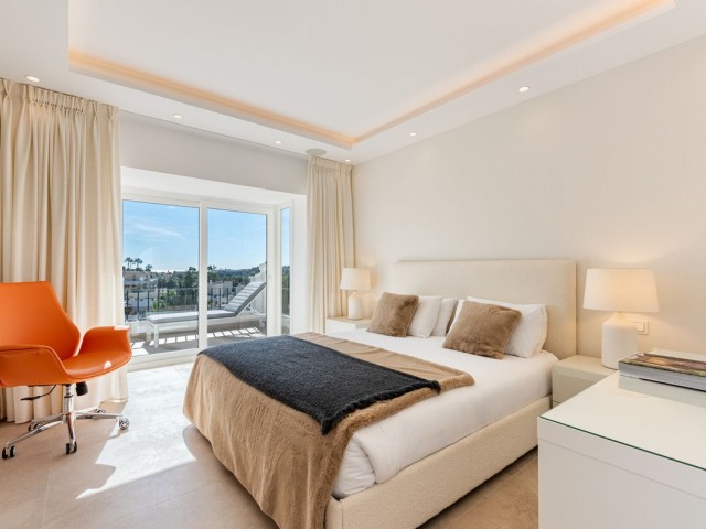 4 Schlafzimmer Reihenhaus in Nueva Andalucía