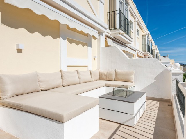 4 Schlafzimmer Reihenhaus in Nueva Andalucía