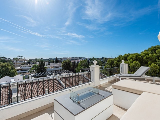 4 Schlafzimmer Reihenhaus in Nueva Andalucía