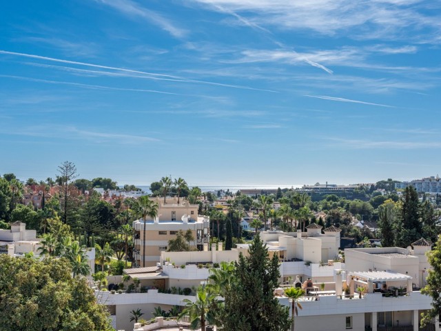 4 Schlafzimmer Reihenhaus in Nueva Andalucía