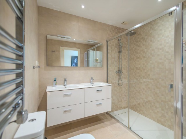 2 Bedrooms Apartment in Nueva Andalucía