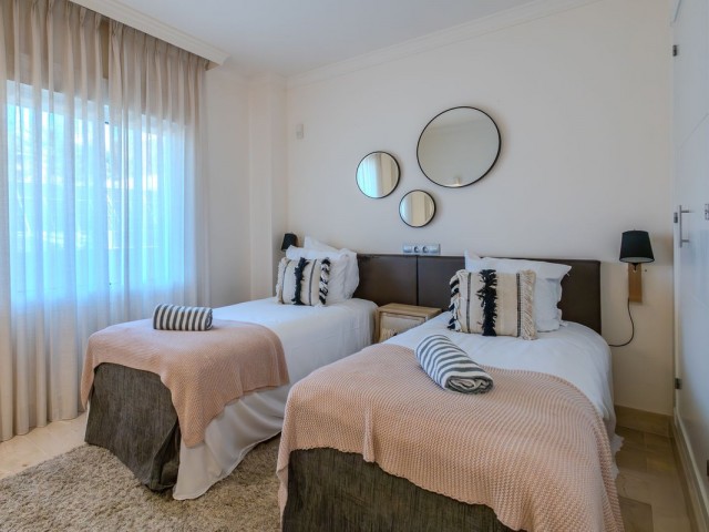 2 Bedrooms Apartment in Nueva Andalucía