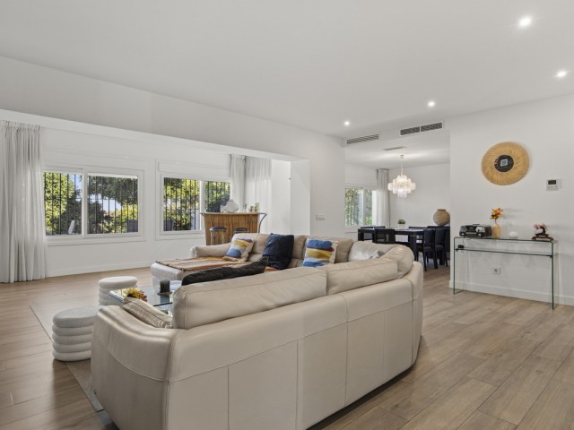 4 Bedrooms Villa in Guadalmina Alta