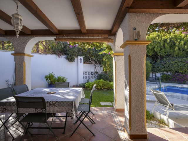 4 Bedrooms Villa in Guadalmina Alta