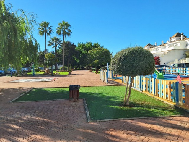 2 Bedrooms Apartment in La Duquesa