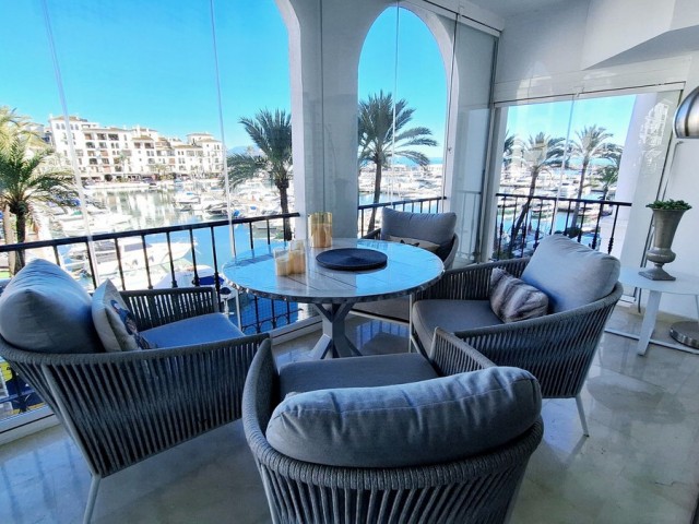 2 Bedrooms Apartment in La Duquesa