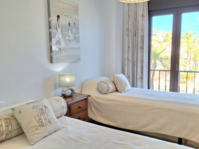 2 Bedrooms Apartment in La Duquesa