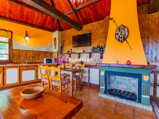 10 Bedrooms Villa in Mijas