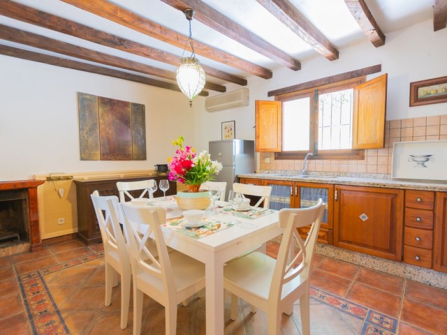 10 Bedrooms Villa in Mijas