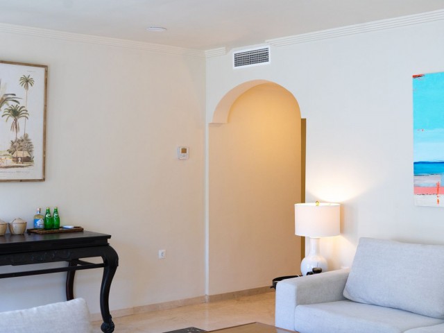 Appartement avec 3 Chambres  à Elviria