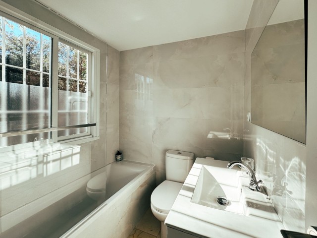 Appartement avec 3 Chambres  à Elviria