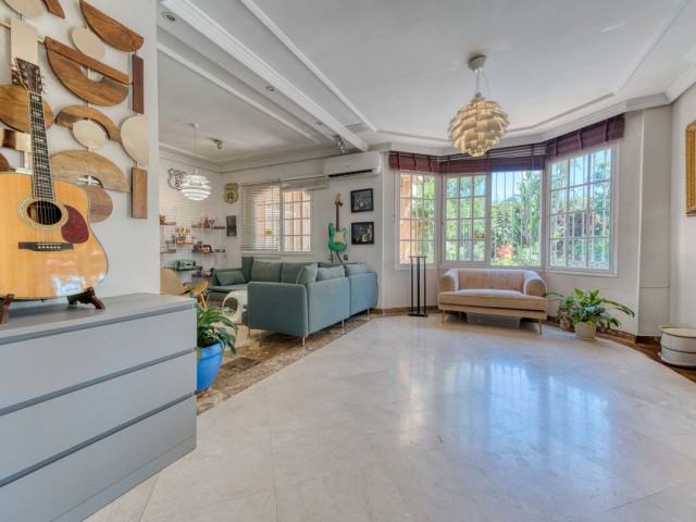 4 Makuuhuoneen Huvila El Coto