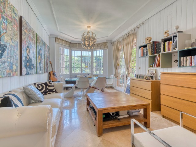 4 Makuuhuoneen Huvila El Coto