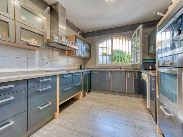 4 Schlafzimmer Villa in El Coto