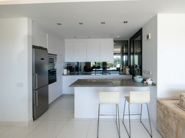 3 Bedrooms Apartment in Benahavís