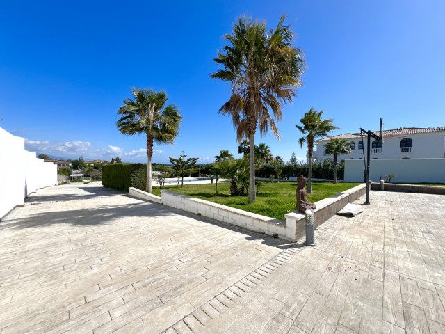 3 Bedrooms Villa in Estepona
