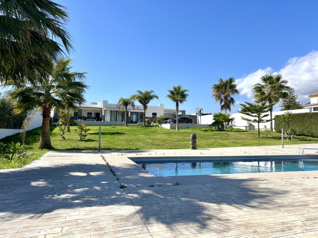 3 Bedrooms Villa in Estepona