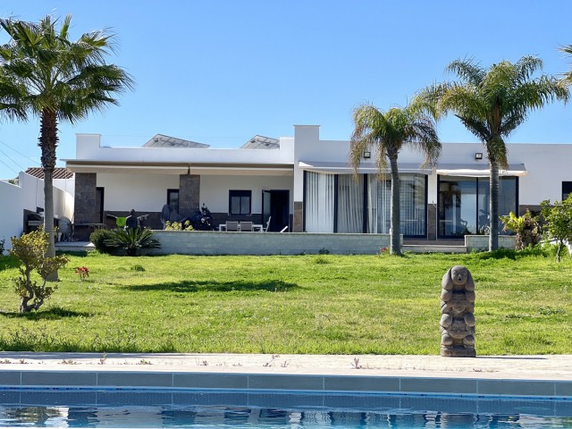 3 Bedrooms Villa in Estepona