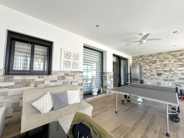 3 Bedrooms Villa in Estepona