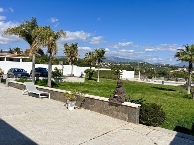 3 Bedrooms Villa in Estepona