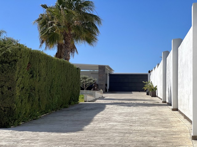 3 Bedrooms Villa in Estepona