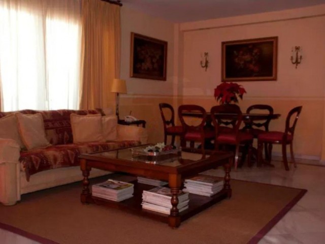 4 Bedrooms Apartment in Marbella