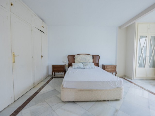 4 Bedrooms Apartment in Marbella