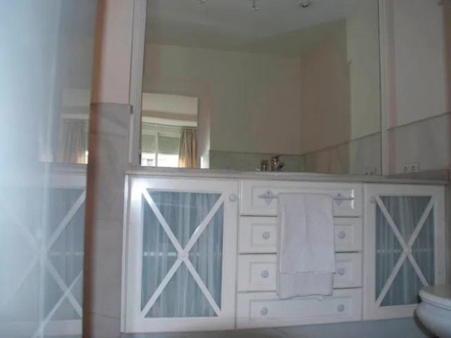 4 Bedrooms Apartment in Marbella