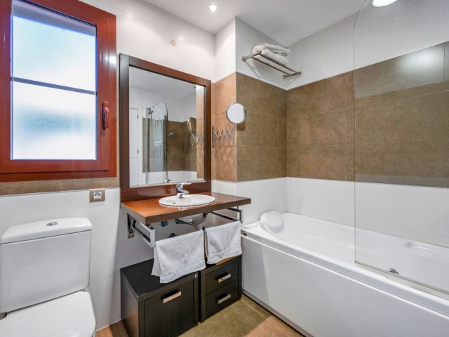 3 Bedrooms Apartment in Benahavís