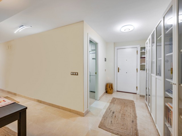 Apartamento con 3 Dormitorios  en Benahavís