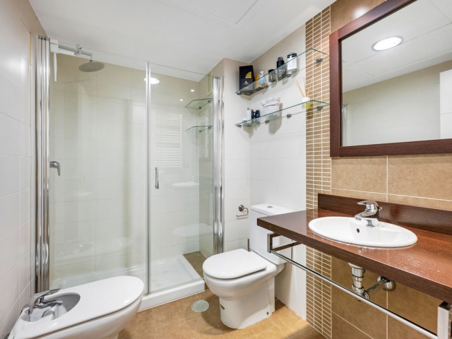 Apartamento con 3 Dormitorios  en Benahavís