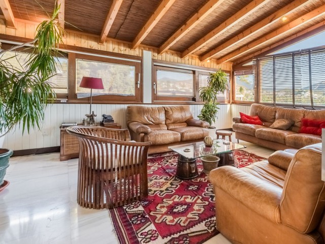 Villa, Las Brisas, R5222131