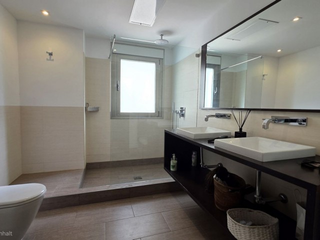 3 Bedrooms Apartment in Benahavís