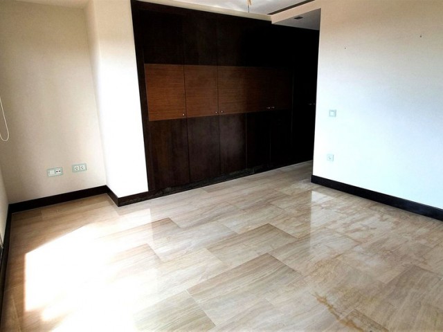 3 Bedrooms Apartment in Benahavís