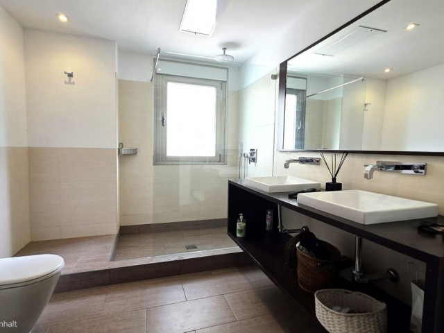 3 Bedrooms Apartment in Benahavís